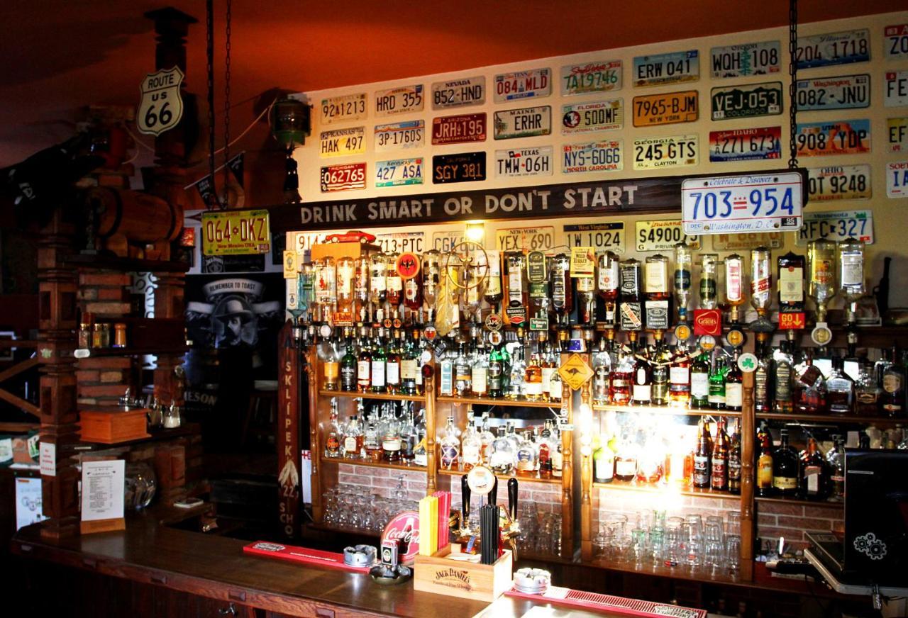 Pension Alfa & Whisky Pub Табор Екстер'єр фото