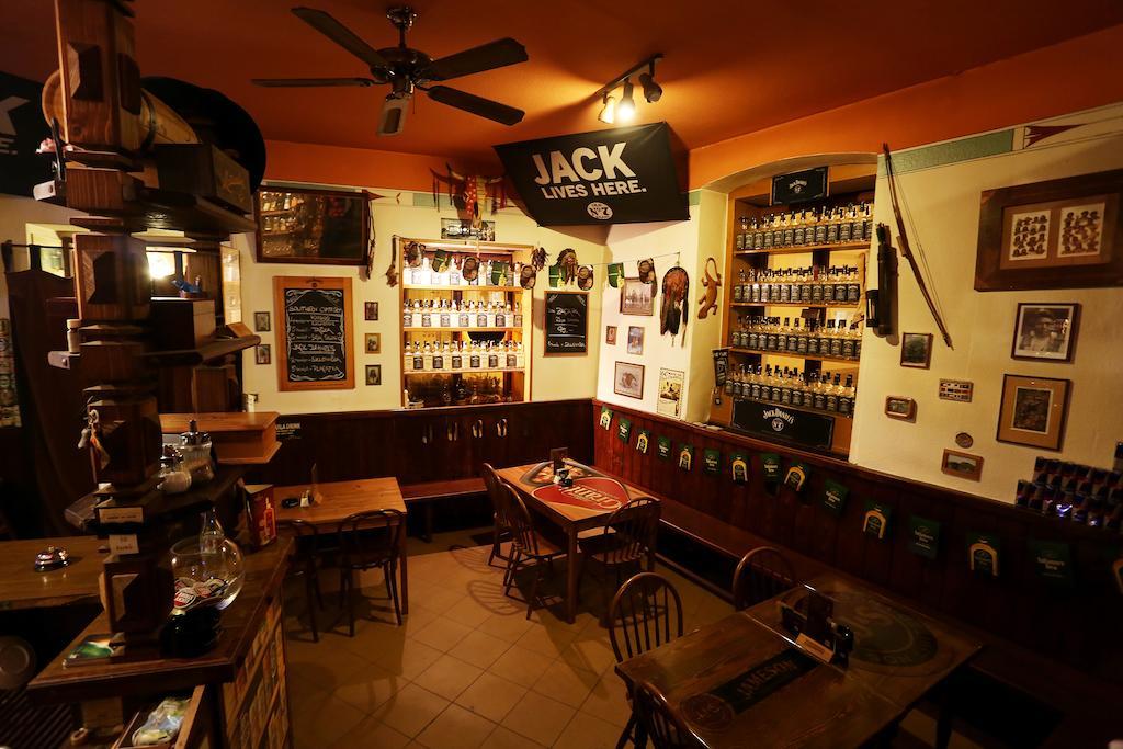 Pension Alfa & Whisky Pub Табор Екстер'єр фото